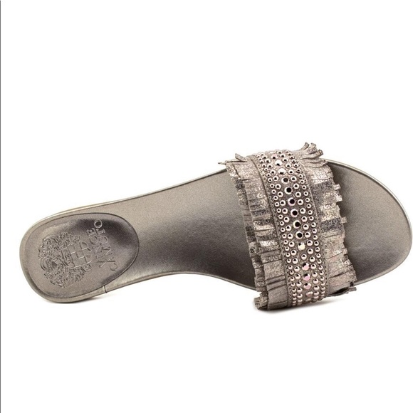 💕SALE💕 Vince Camuto Ettina Silver Metallic Slide - Picture 4 of 10